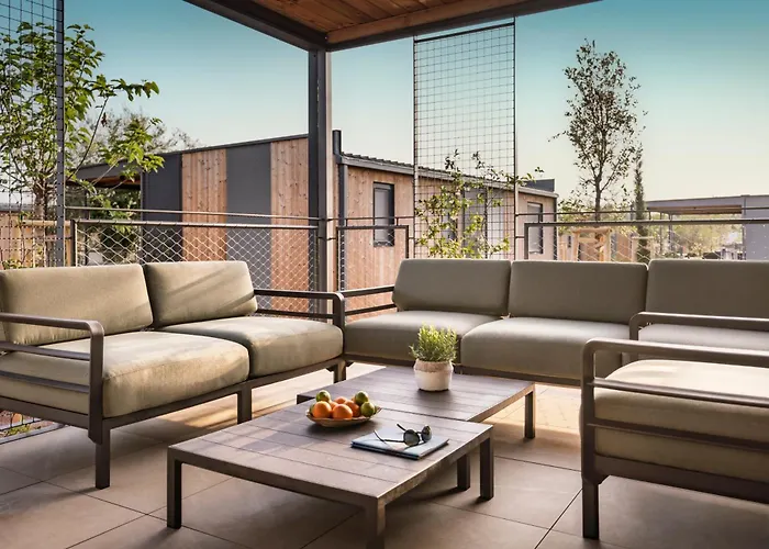 Maistra Koversada Covered Mobile Homes 홀리데이파크 브르사르